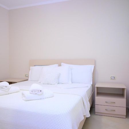 Eleana'S Apartament Sarande Exterior photo