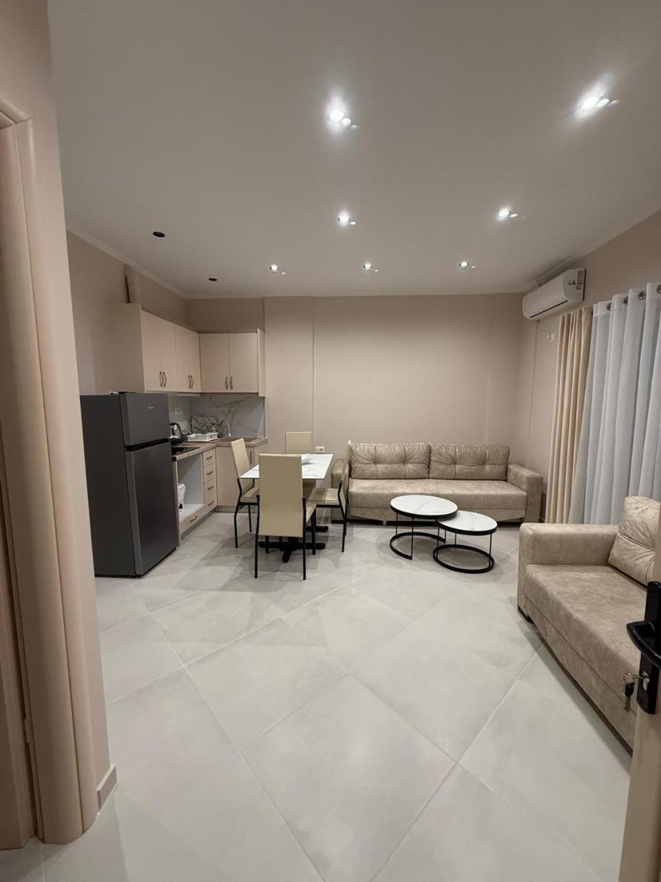Eleana'S Apartament Sarande Room photo